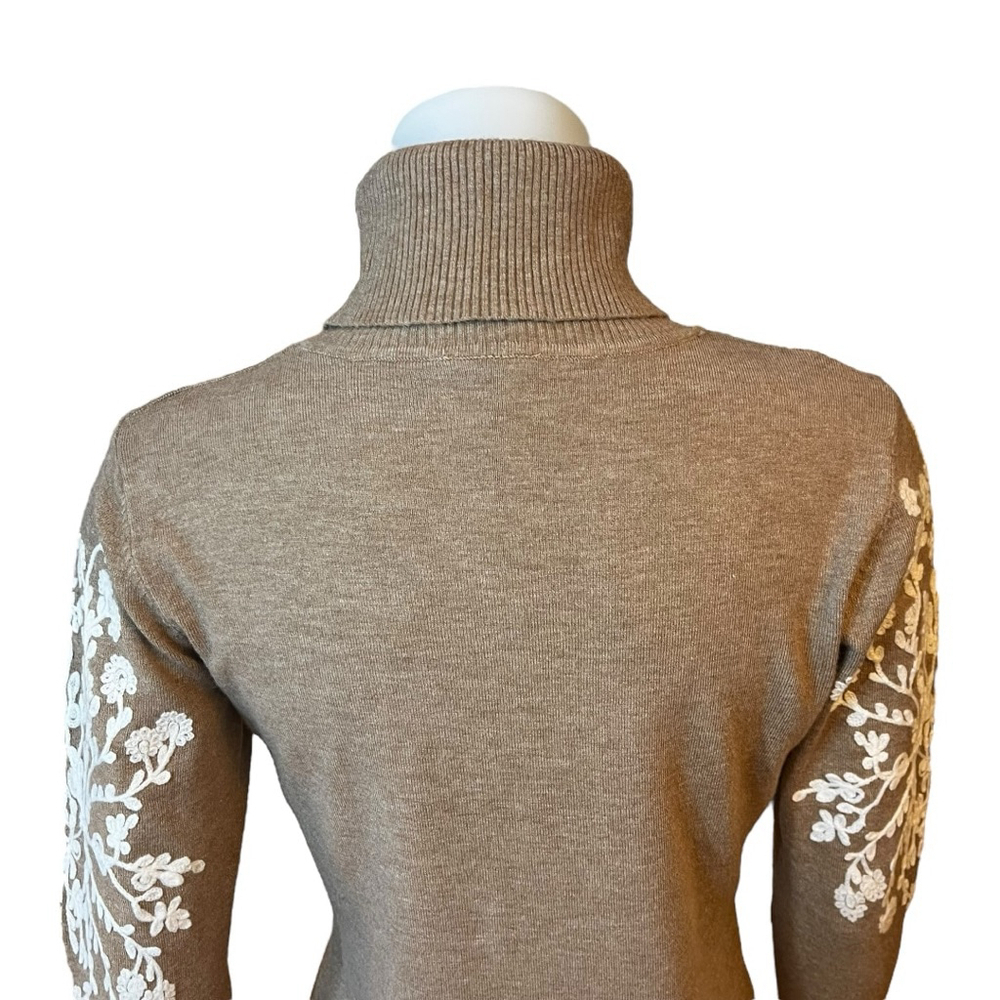 Women's Rain + Rose Neutral Crewel Embroidered Turtleneck Sweater, S - Picture 10 of 12